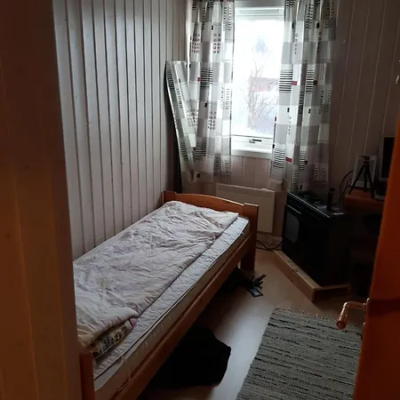 Apartment Hjem Pa Vadsoya *